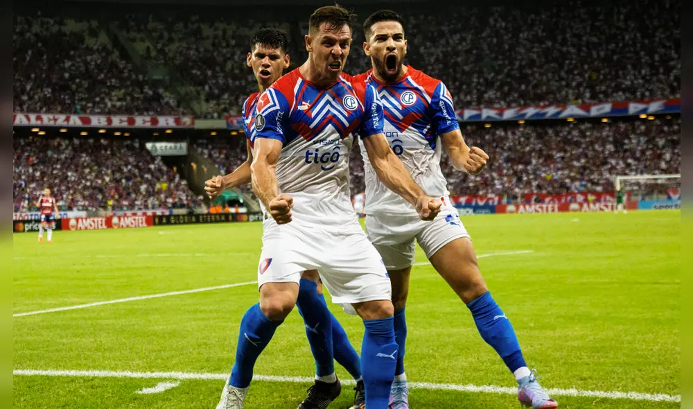Cerro Porteño sufrió la expulsión de Rivas en el segundo tiempo. Foto: Conmebol