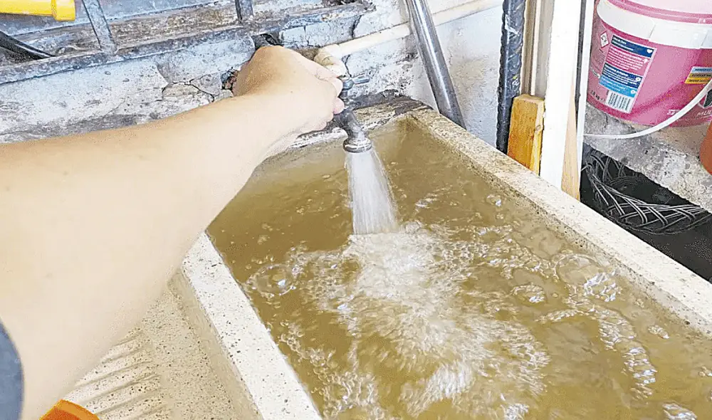 Problema. Agua potable muestra turbidez por semanas. Foto: La República