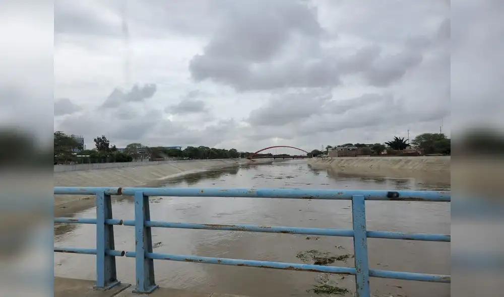 Constantes lluvias han incrementado el caudal del río Piura. Foto: Almendra Ruesta/URPI-LR Constantes lluvias han incrementado el caudal del río Piura. Foto: Almendra Ruesta/URPI-LR