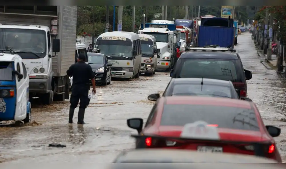 Ciclón Yaku afectaría a la capital con fuerte lluvias de 4 milímetros. Foto: composición GLR