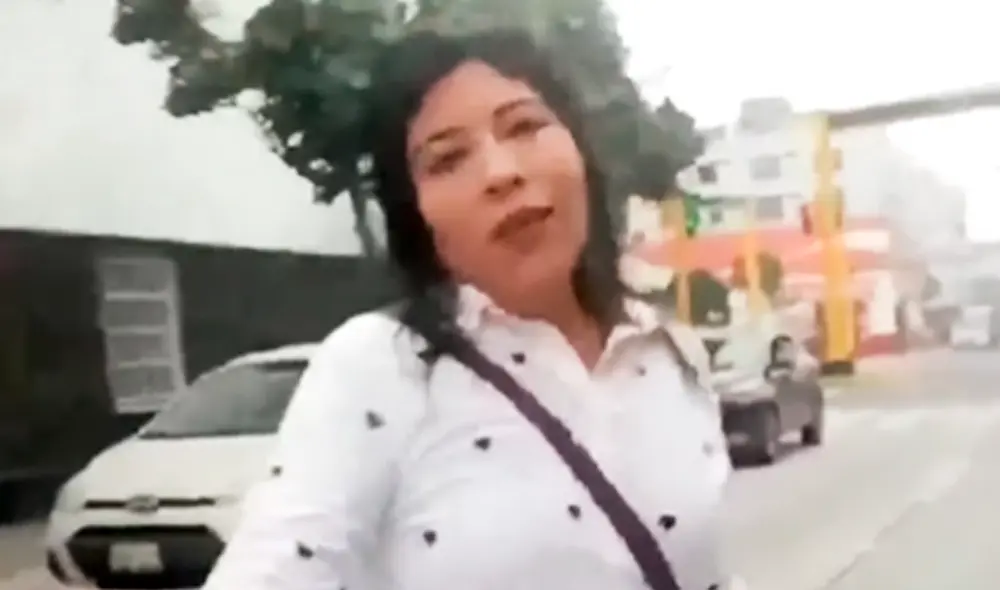 Chávez fue captada en la vía pública, señaló que se dirigía a un ministerio. Foto: captura PBO Chávez fue captada en la vía pública, señaló que se dirigía a un ministerio. Foto: captura PBO