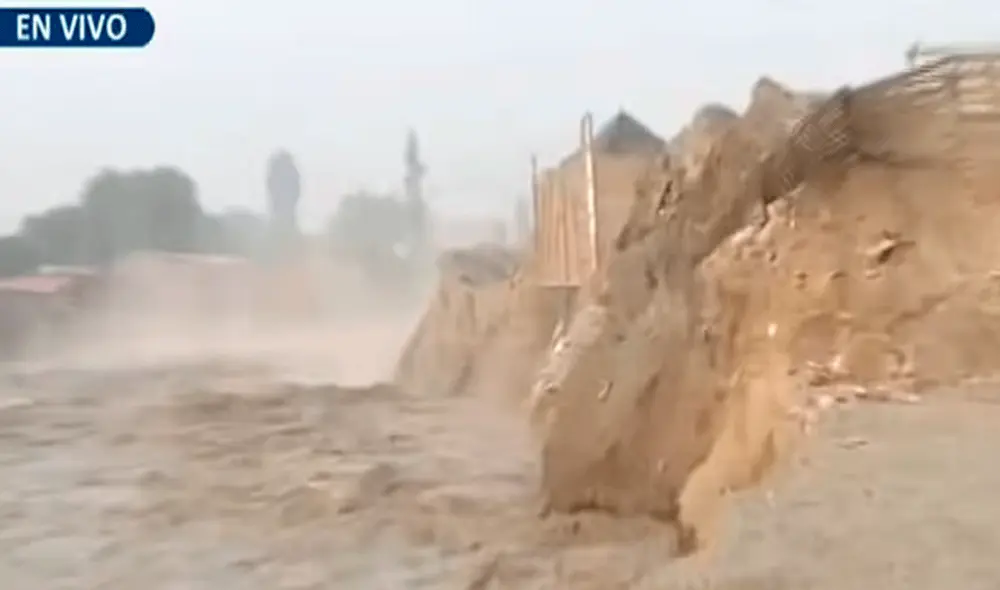 El río Chillón aumentó su caudal y viviendas a su alrededor corren peligro de ser arrastradas. Video: Panamericana El río Chillón aumentó su caudal y viviendas a su alrededor corren peligro de ser arrastradas. Video: Panamericana