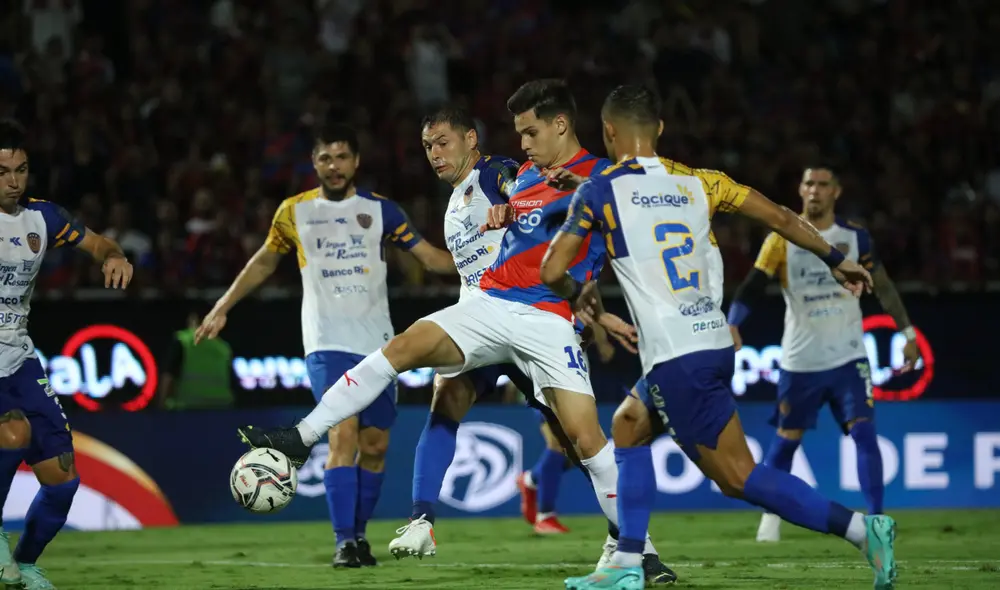 Cerro Porteño mantiene la ventaja de 4 puntos sobre Sportivo Luqueño en la tabla de posiciones. Foto: Tigo Sports Cerro Porteño mantiene la ventaja de 4 puntos sobre Sportivo Luqueño en la tabla de posiciones. Foto: Tigo Sports