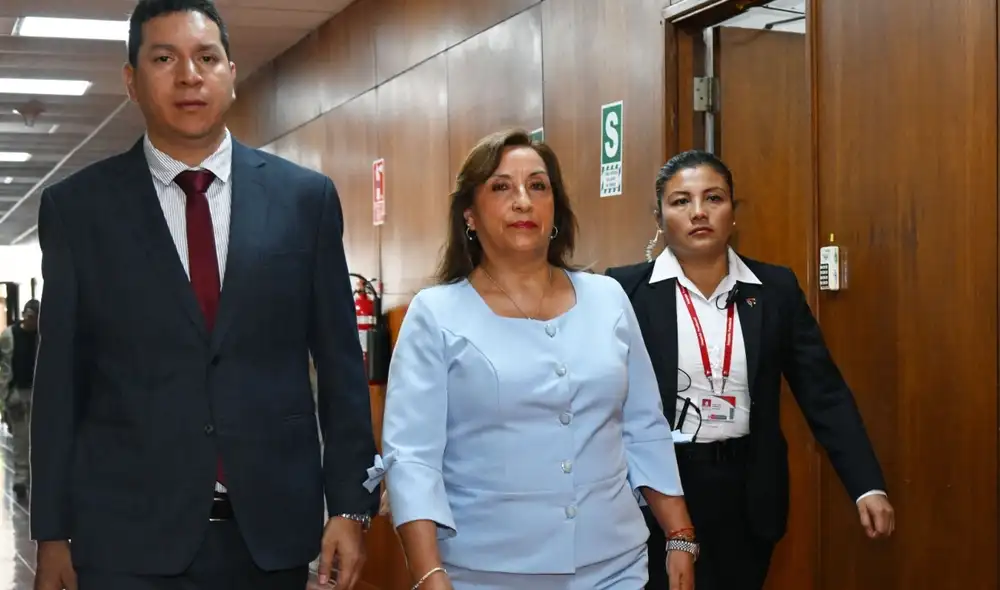 La mandataria Dina Boluarte es investigada por los delitos de genocidio, homiciidio calificado y lesiones graves por las muertes en las protestas. Foto: composición LR/Fiscalía