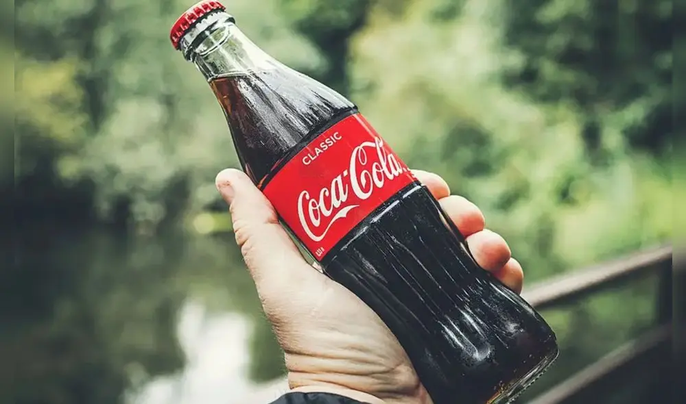 Muchos creen que la gaseosa en botella de vidrio es mucho más refrescante. Foto: Artem Beliaikin