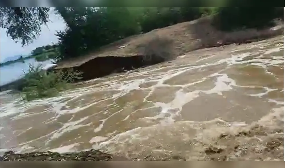 El segundo desborde del río La Leche se produjo en el caserío La Pava, en Mochumí. Foto: captura de video/difusión