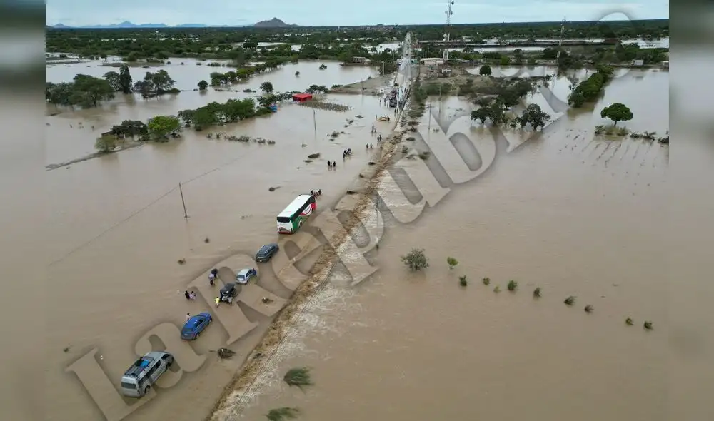 El río La Leche se desbordó y afectó a decenas de familia. Foto: Clinton Medina/La República