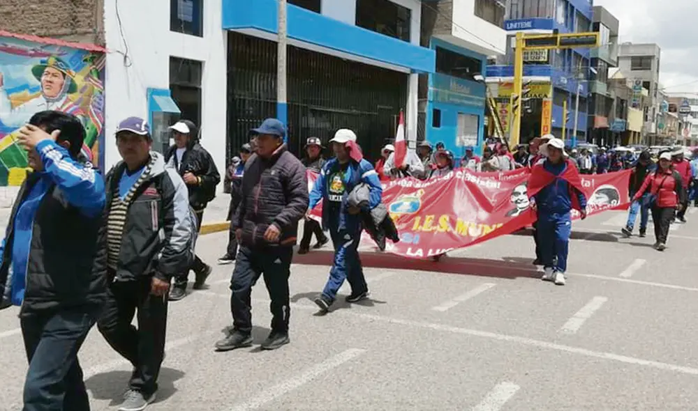 Adhesión. Grupos de provincias vecinas llegaron a Juliaca y Puno en apoyo a protesta regional. Foto: difusión Adhesión. Grupos de provincias vecinas llegaron a Juliaca y Puno en apoyo a protesta regional. Foto: difusión