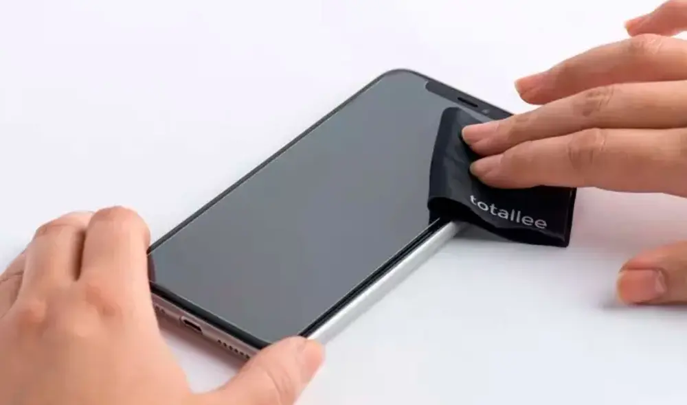 Asegúrate que la mica sea compatible con tu smartphone. Foto: Movilzona