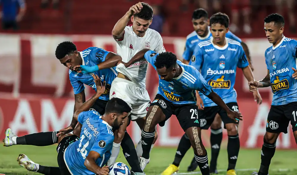 Sporting Cristal vs. Huracán: el ganador clasificará a fase de grupos de Copa Libertadores y el perdedor irá a Copa Sudamericana. Foto: AFP Sporting Cristal vs. Huracán: el ganador clasificará a fase de grupos de Copa Libertadores y el perdedor irá a Copa Sudamericana. Foto: AFP