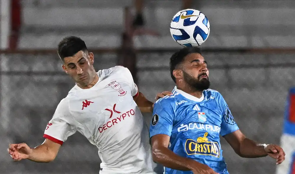 El ganador de la serie entre Cristal y Huracán irá a la fase de grupos de la Libertadores. ¿El perdedor? A la Sudamericana. Foto: AFP