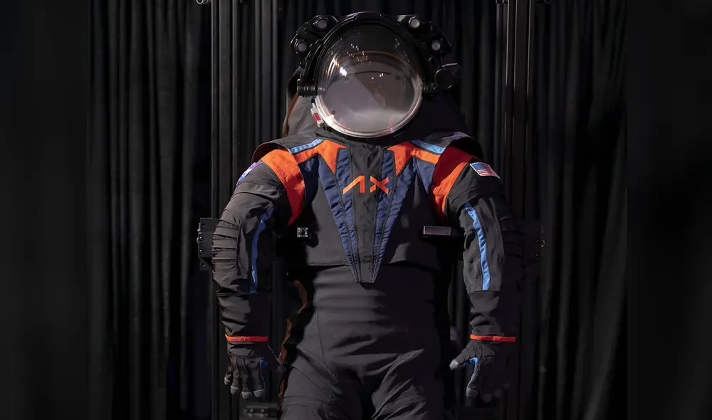 AxEMU, prototipo de traje espacial Artemis 3, que usarán los astronautas que aterricen en la superficie lunar. Foto: Axiom Space