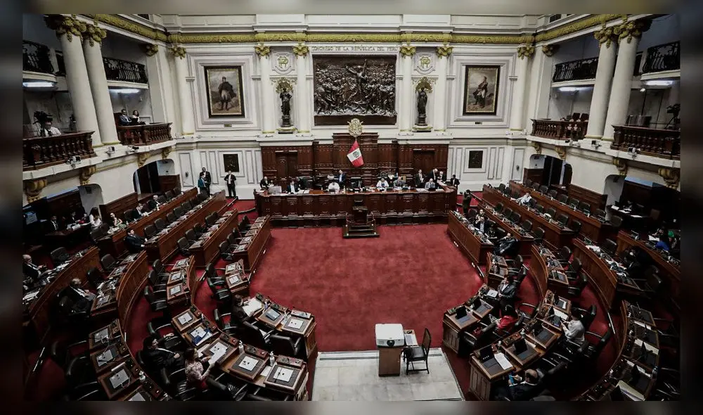 Parlamento habría emprendido una nueva arremetida contra la prensa. Antes propuso imponer colegiatura para que periodistas ejerzan su profesión. Foto: La República