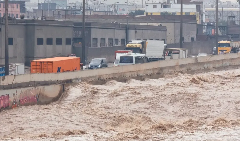 El río Rímac luce con aumento de caudal a la altura del Centro de Lima. Video: La República