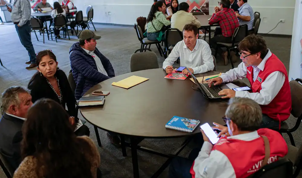 Mesas de trabajo.  Ministerio de Vivienda encabeza reuniones con autoridades para destrabar obras de saneamiento. Foto: La República