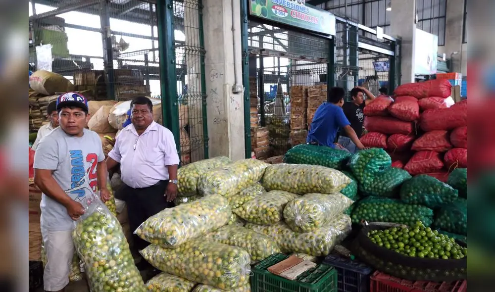 Los stocks de ajo, limón y papa se encuentran al 100%. Foto: Andina Los stocks de ajo, limón y papa se encuentran al 100%. Foto: Andina
