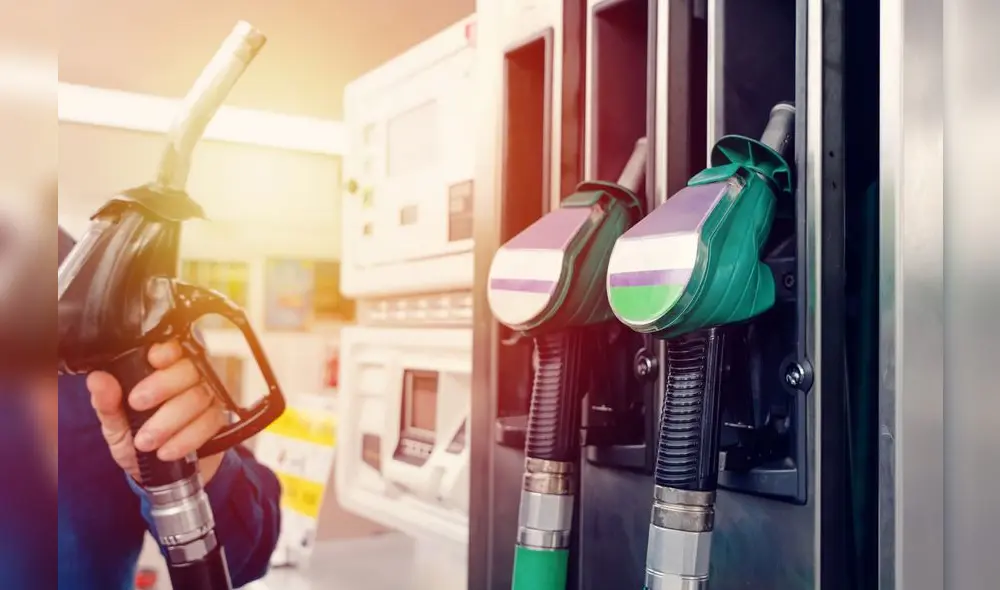 Desde el 1 de mayo del 2023 será obligatorio la comercialización de las gasolinas regular y premium nivel nacional. Foto: AAP