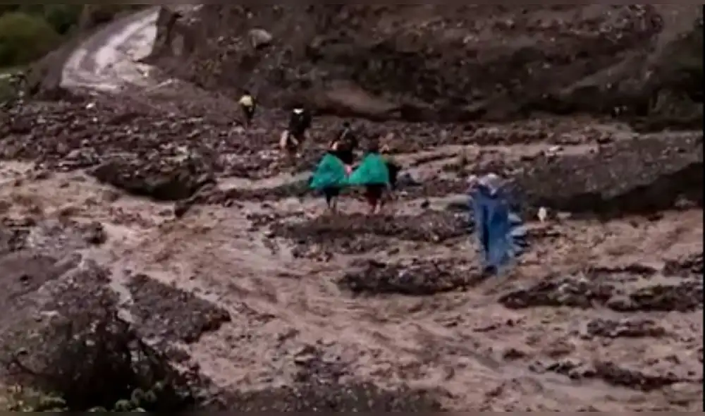 El video fue difundido en Facebook. Foto: captura video El Informativo. Video: El Informativo