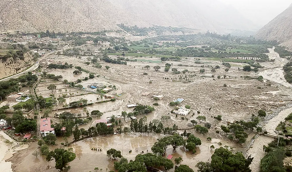 Valle del Chillón. A las dos de la mañana, pobladores de las parte altas de Canta avisaron que la laguna Yarcán se había desbordado. Eso salvó muchas vidas, señalan autoridades. Foto: Gerardo Marín/La República