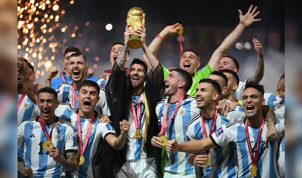 La Albiceleste se coronó campeona del mundo en Qatar 2022 tras ganarle a Francia en penales. Foto: AFP