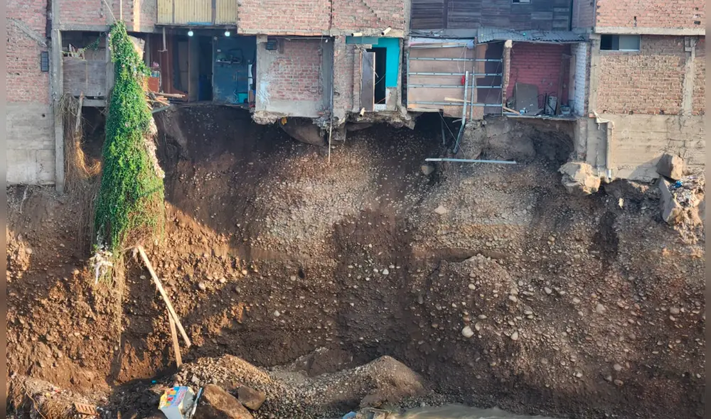 Los familiares de la mujer y el menor afirman que aún no pueden recuperar las cosas que quedaron en el hogar. Foto: Jessica Merino / URPI-LR