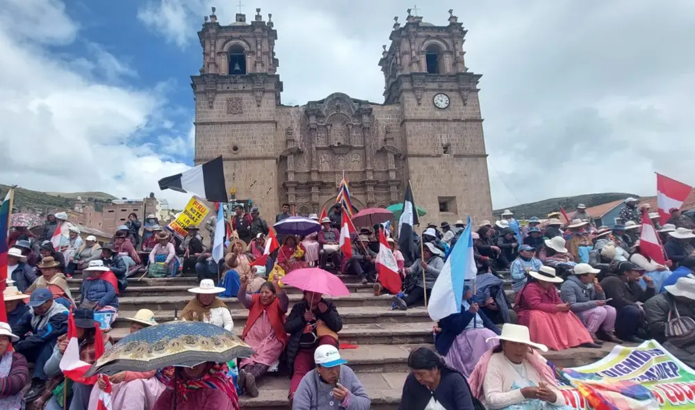 Protesta. En Puno se acata por 48 horas paro seco. Foto: La República Protesta. En Puno se acata por 48 horas paro seco. Foto: La República