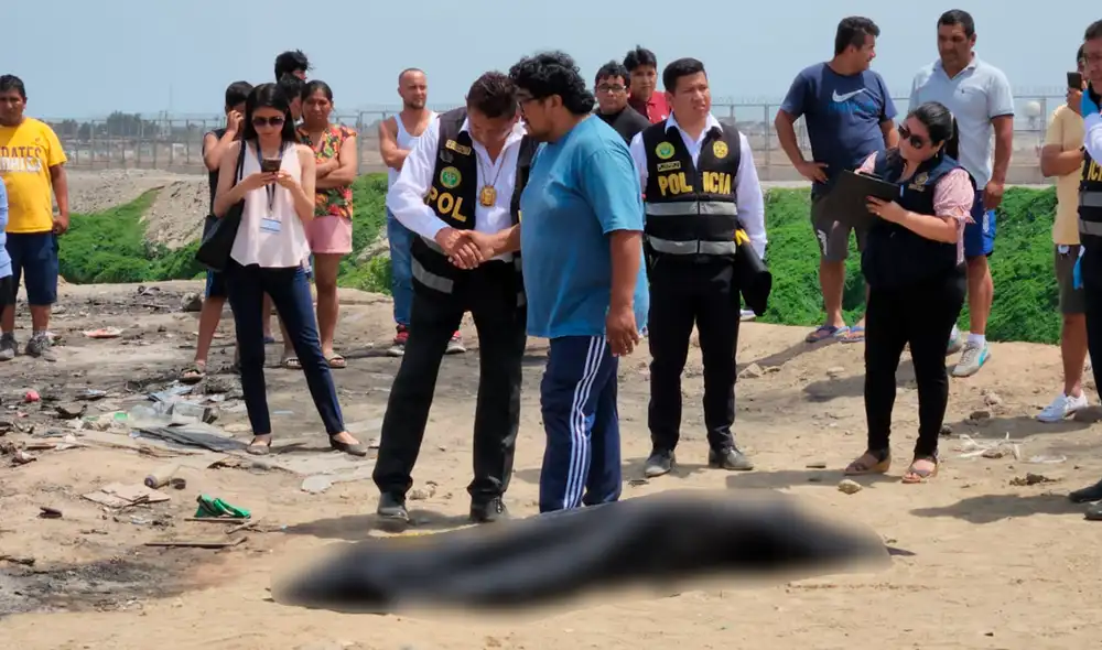 Un rescatista resultó herida durante los trabajos de rescate que han durado más de doce horas. Foto: Jessica Merino / URPI-GLR. Un rescatista resultó herida durante los trabajos de rescate que han durado más de doce horas. Foto: Jessica Merino / URPI-GLR.