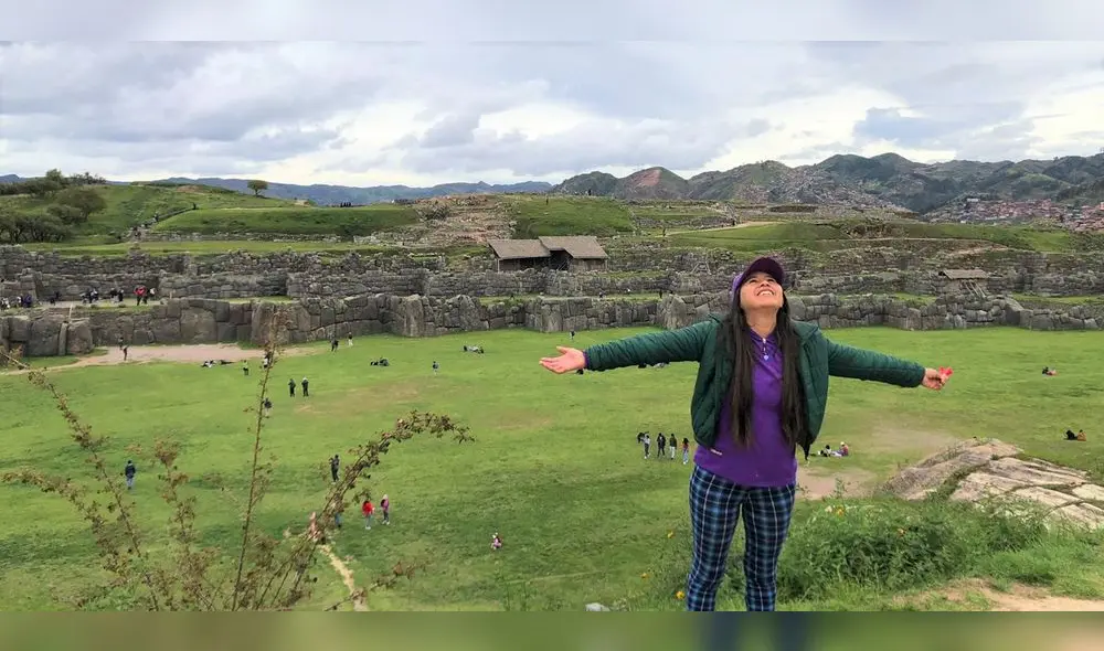 Soprano lírica, Sara Barreto, disfruta de Sacsayhuaman, Cusco. Foto: Rumi Cevallos. Soprano lírica, Sara Barreto, disfruta de Sacsayhuaman, Cusco. Foto: Rumi Cevallos.