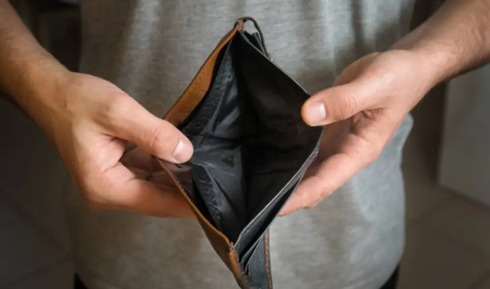 En los últimos 12 meses, el 56% de adultos se endeudó para cubrir sus gastos, según encuesta de la SBS. Foto: iStock En los últimos 12 meses, el 56% de adultos se endeudó para cubrir sus gastos, según encuesta de la SBS. Foto: iStock