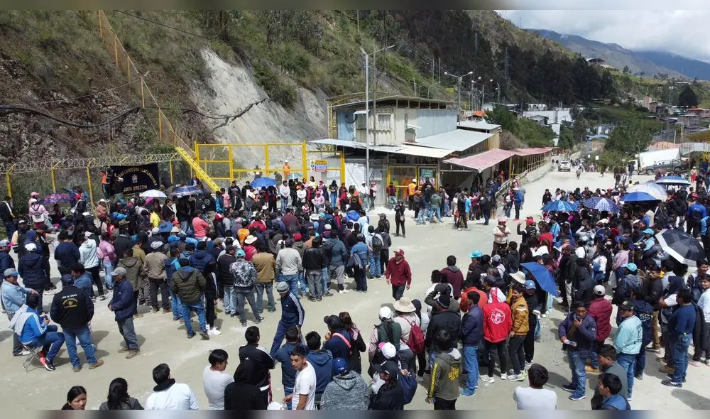 Pobladores se movilizan en forma pacífica. Foto: La República Pobladores se movilizan en forma pacífica. Foto: La República