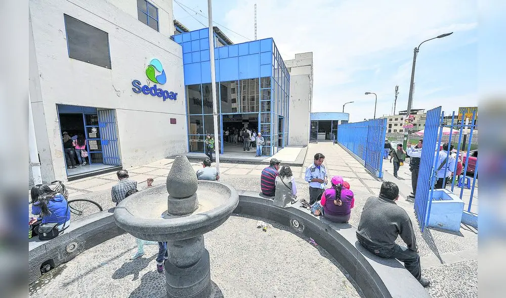 En cuestión. La planilla de la empresa de saneamiento fue auditada por la Contraloría. Se encontró pagos que no debían efectuarse. Foto: Rodrigo Talavera/La República. En cuestión. La planilla de la empresa de saneamiento fue auditada por la Contraloría. Se encontró pagos que no debían efectuarse. Foto: Rodrigo Talavera/La República.