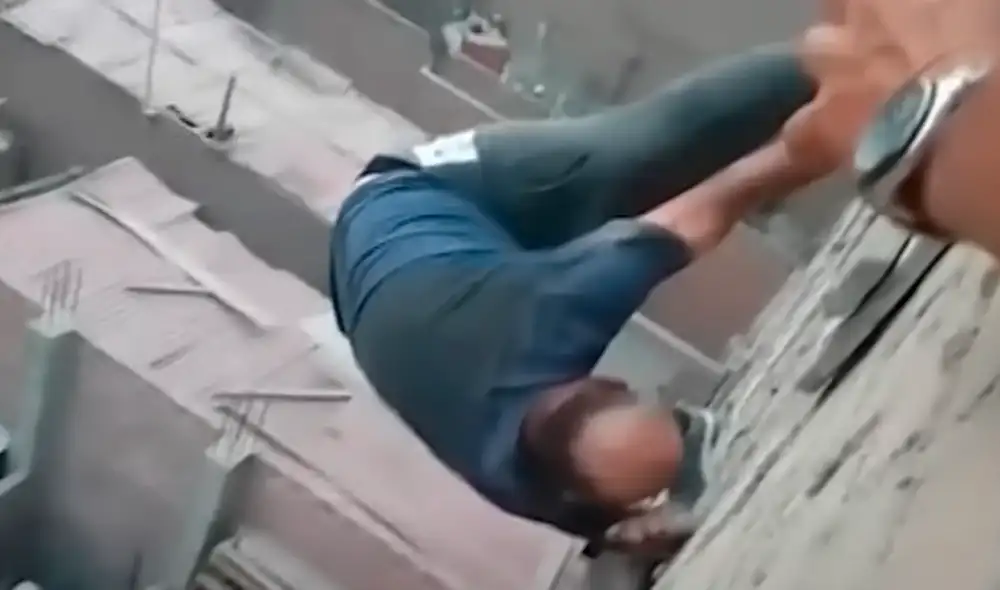 Los tres efectivos del Serenazgo que estuvieron presentes en el incidente fueron llevados a la comisaría para esclarecer los hechos . Foto: captura de Panamericana. Video: Latina Los tres efectivos del Serenazgo que estuvieron presentes en el incidente fueron llevados a la comisaría para esclarecer los hechos . Foto: captura de Panamericana. Video: Latina