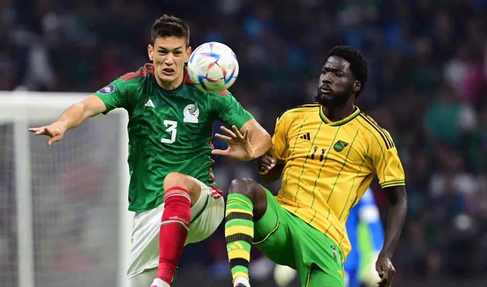 México y Jamaica tuvo una pequeña paralización debido a una tormenta electrica. Foto: AFP México y Jamaica tuvo una pequeña paralización debido a una tormenta electrica. Foto: AFP