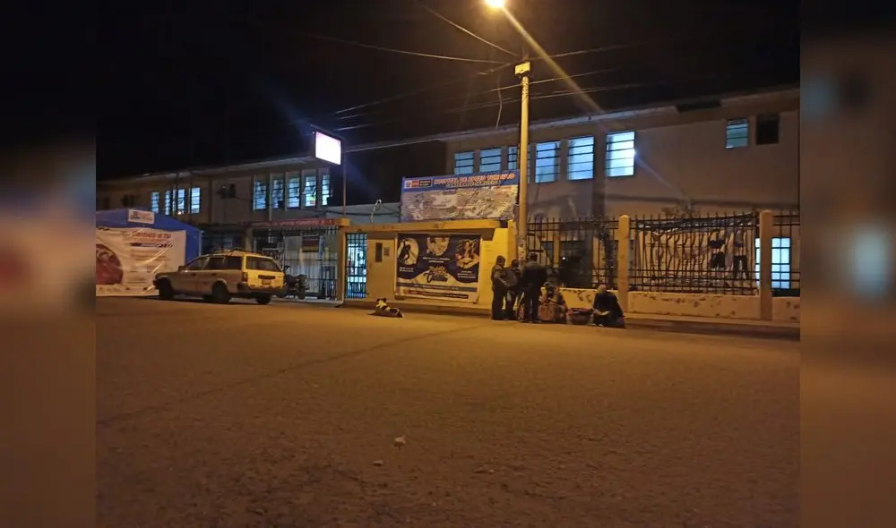 Familiares de la víctima exigen que las autoridades investiguen la presunta negligencia médica. Foto: Liubomir Fernández/URPI-LR