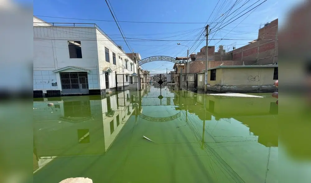 Aguas. Permanecen en sus zonas por falta de ayuda. Foto: Rosa Quincho/ URPI/ La República