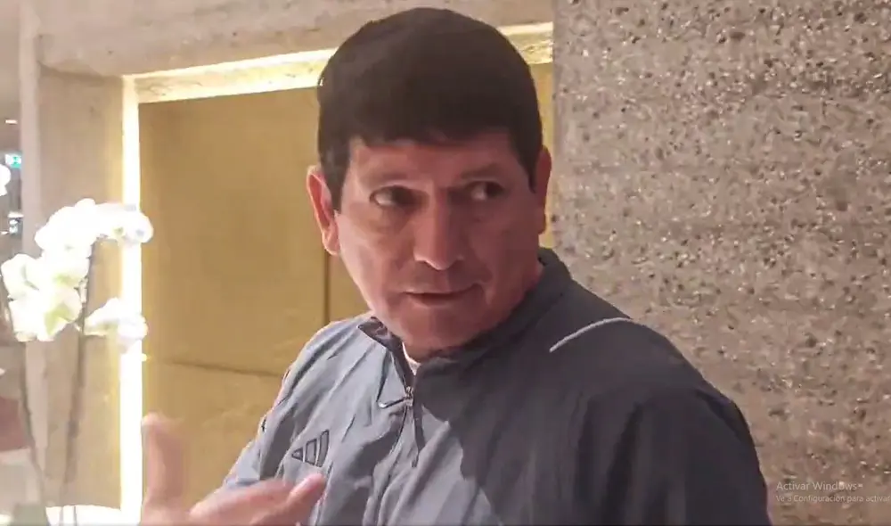 Agustín Lozano se encuentra con la selección peruana en España. Foto: captura de Ovación Agustín Lozano se encuentra con la selección peruana en España. Foto: captura de Ovación