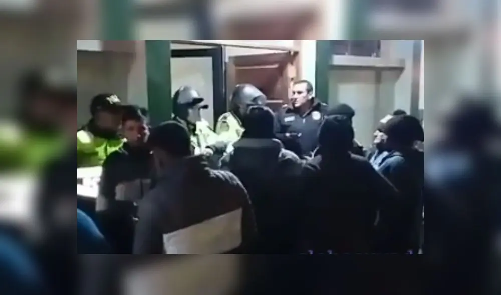 Pobladores trataron de agredir a chofer en la comisaría de Yanacancha. Foto: captura El Observador Pasco Pobladores trataron de agredir a chofer en la comisaría de Yanacancha. Foto: captura El Observador Pasco