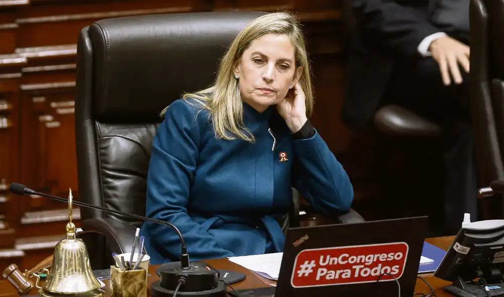 Alva fue enfática promotora de la vacancia del expresidente Castillo por diferentes causales, pero ahora, con Boluarte, dice que “no amerita“ evaluarla por las muertes en protesta. Foto: Congreso. Alva fue enfática promotora de la vacancia del expresidente Castillo por diferentes causales, pero ahora, con Boluarte, dice que “no amerita“ evaluarla por las muertes en protesta. Foto: Congreso.