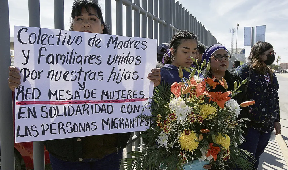 Protestas. Familiares de las víctimas se manifestaron en el lugar de reclusión de inmigrantes. Foto: EFE