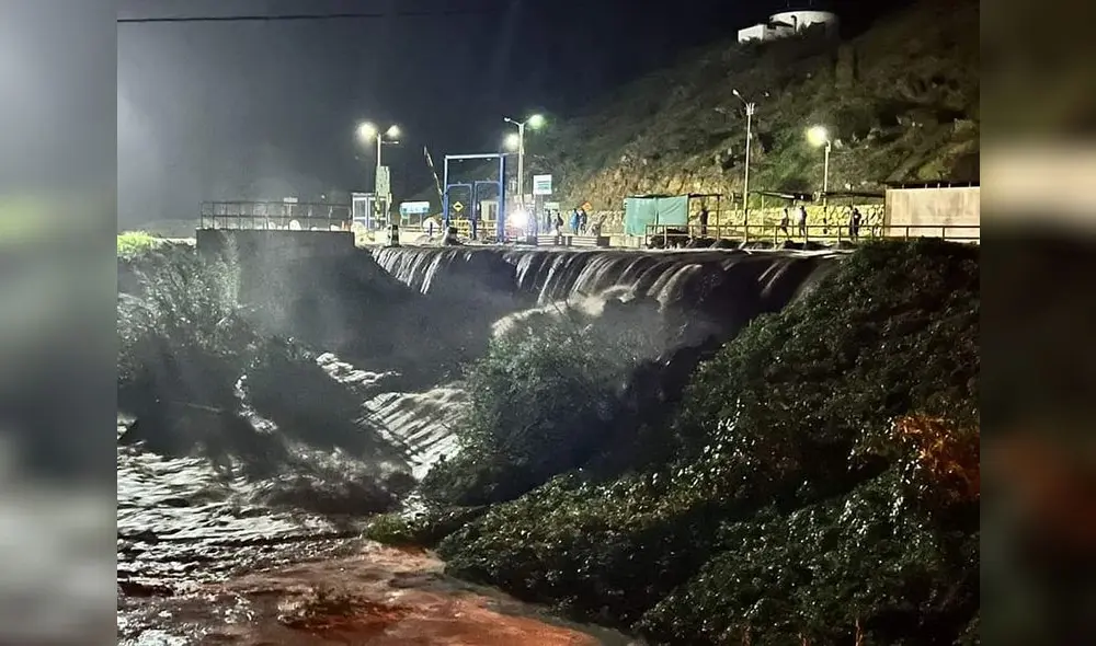 Desborde del canal Taymi. Foto: Último Minuto. Desborde del canal Taymi. Foto: Último Minuto.