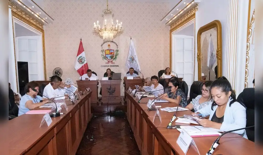 En sesión extraordinaria el Consejo regional aprobó polémica modificatoria. Foto: Yolanda Goicochea /URPI-LR En sesión extraordinaria el Consejo regional aprobó polémica modificatoria. Foto: Yolanda Goicochea /URPI-LR
