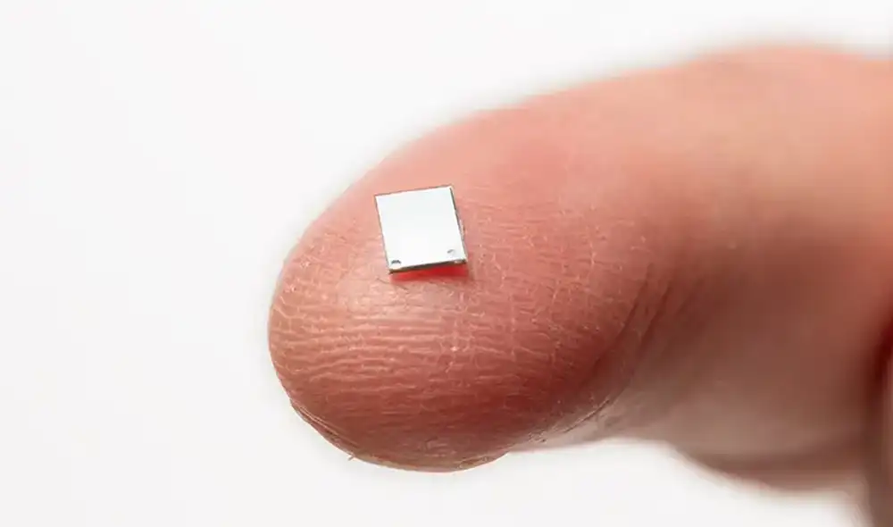 La batería está hecha con un material biocompatible, lo que minimiza el riesgo de implantación. Foto: referencial / Ilika