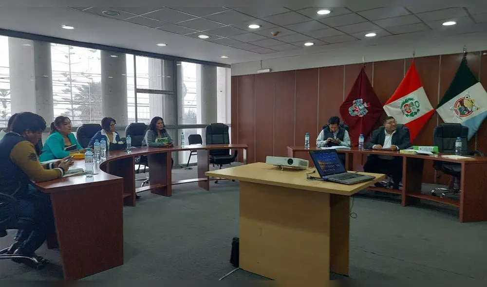 Al tope. Por mayoría regidores de Socabaya aprobaron incrementar en 30% sus dietas por sesión asistida. Foto: La República.