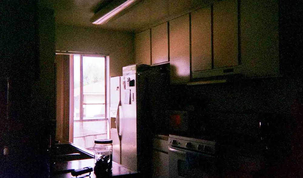 El joven escondió el cadáver en la refrigeradora. Foto: El Sol de Zacatecas El joven escondió el cadáver en la refrigeradora. Foto: El Sol de Zacatecas