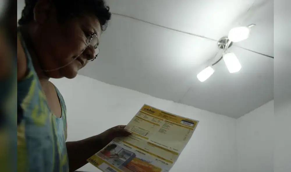 La tarifa eléctrica está compuesta por los costos eficientes de generar, transmitir y distribuir la electricidad a los usuarios. Foto: Andina