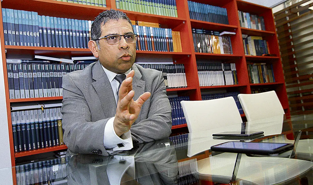 Figura. Sobre Boluarte y las muertes, Azabache invoca la regla de la comisión por omisión. Foto: La República Figura. Sobre Boluarte y las muertes, Azabache invoca la regla de la comisión por omisión. Foto: La República