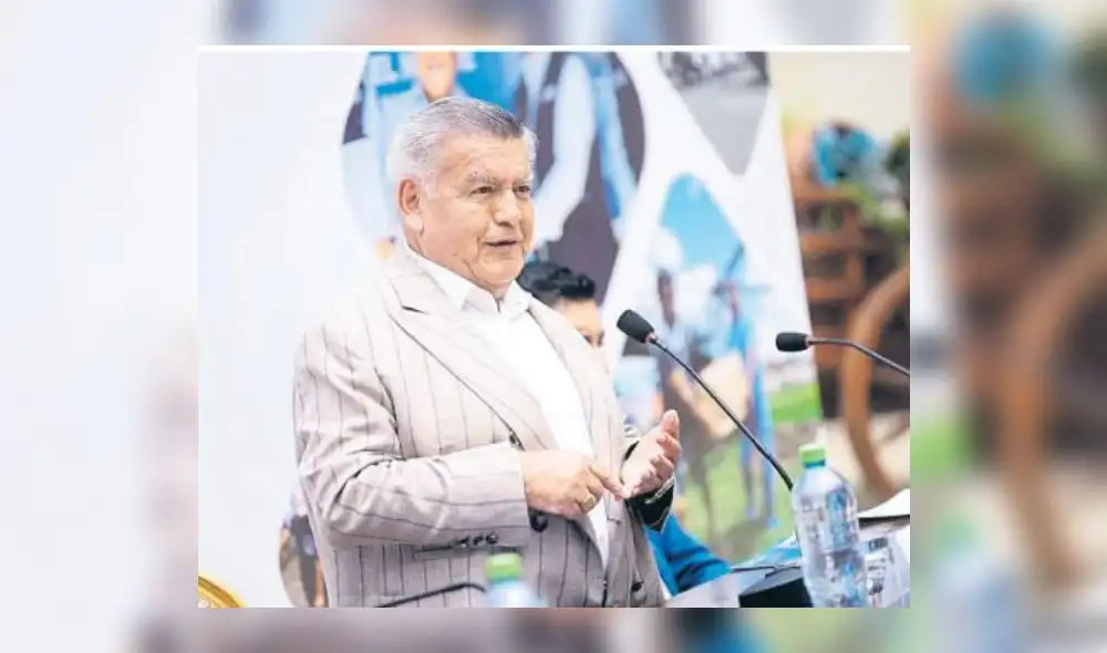 César Acuña informó de proyectos a realizar. Foto: La República