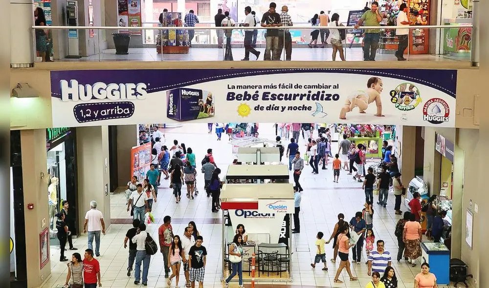 Algunos centros comerciales atenderán solo en Jueves Santo. Foto: Andina