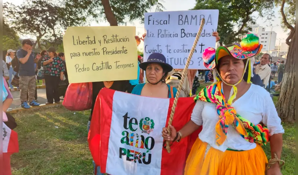 Los protestantes también se movilizaron para exigir justicia por los fallecidos durante las marchas en contra del Gobierno. Foto: Paolo Zegarra - La República. Video Paolo Zegarra - La República