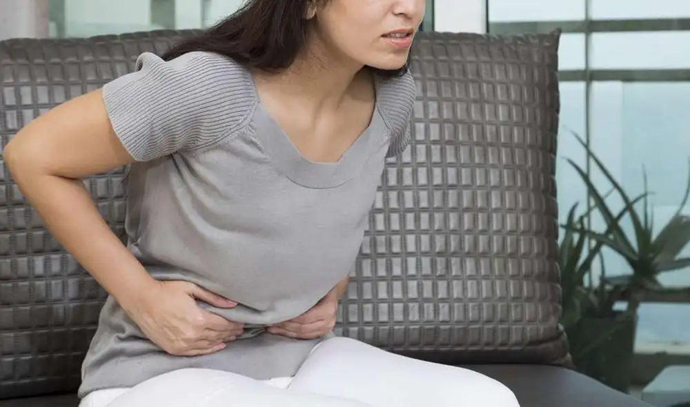 La adolescente presentó náuseas y dolores estomacales tras tragarse el celular. Foto: iStock.